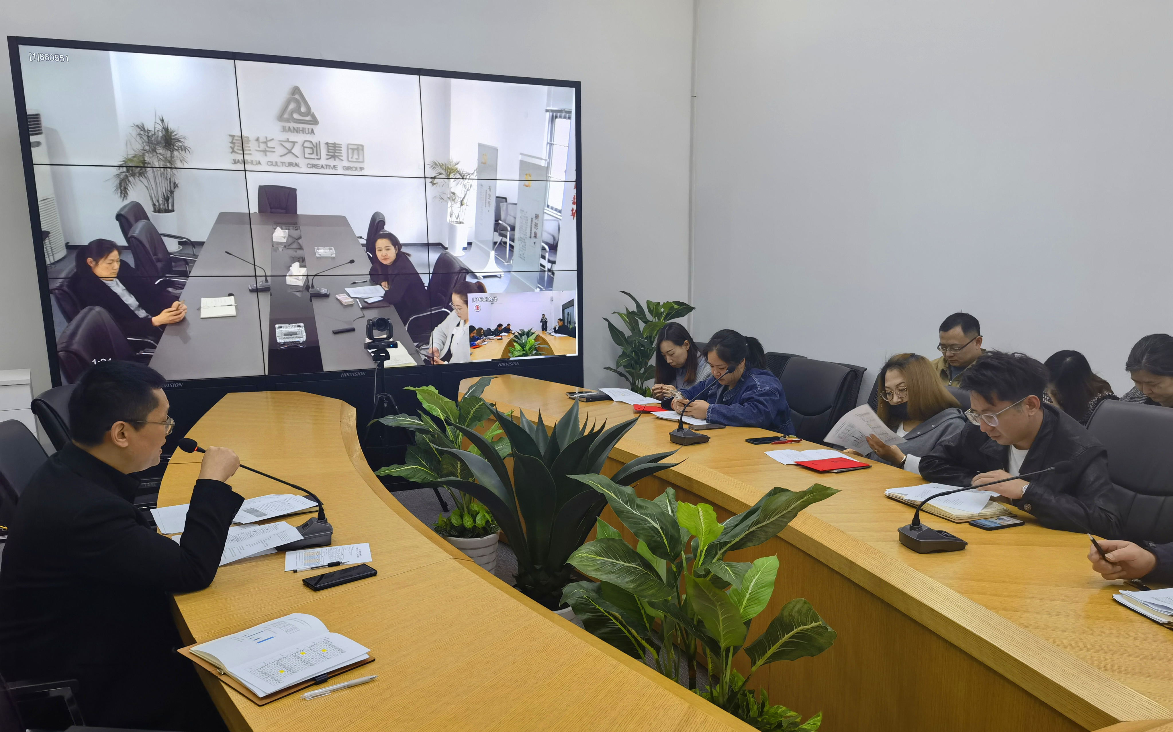 �����Ƚ��ľ�ͷ ������־���Ѽ�