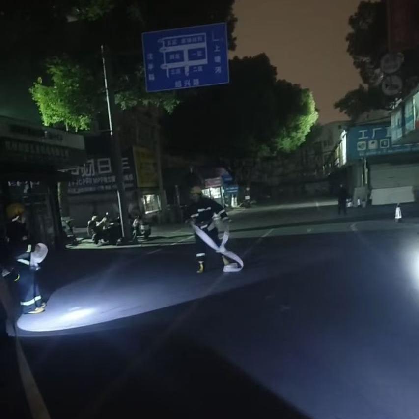 ������ʱ�г���ҹ����ͻ�����������˶�