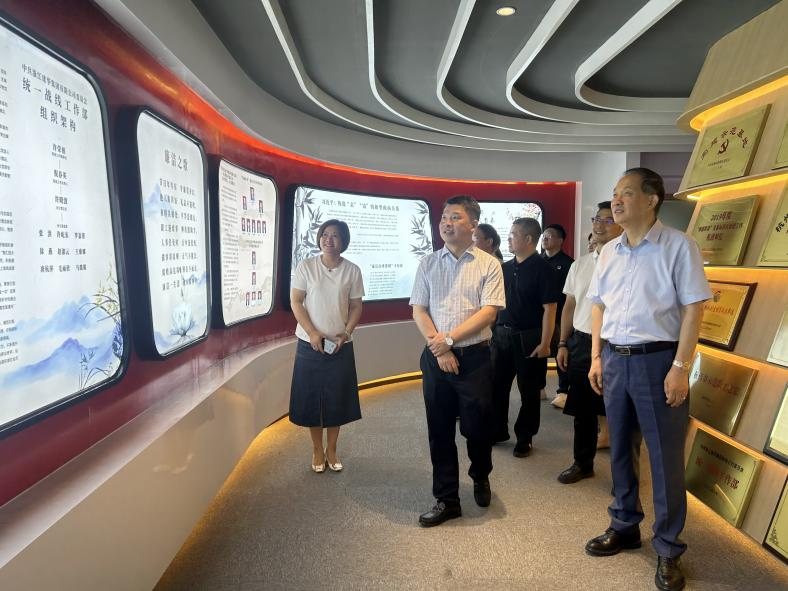 ���򵼵��м������µ�������