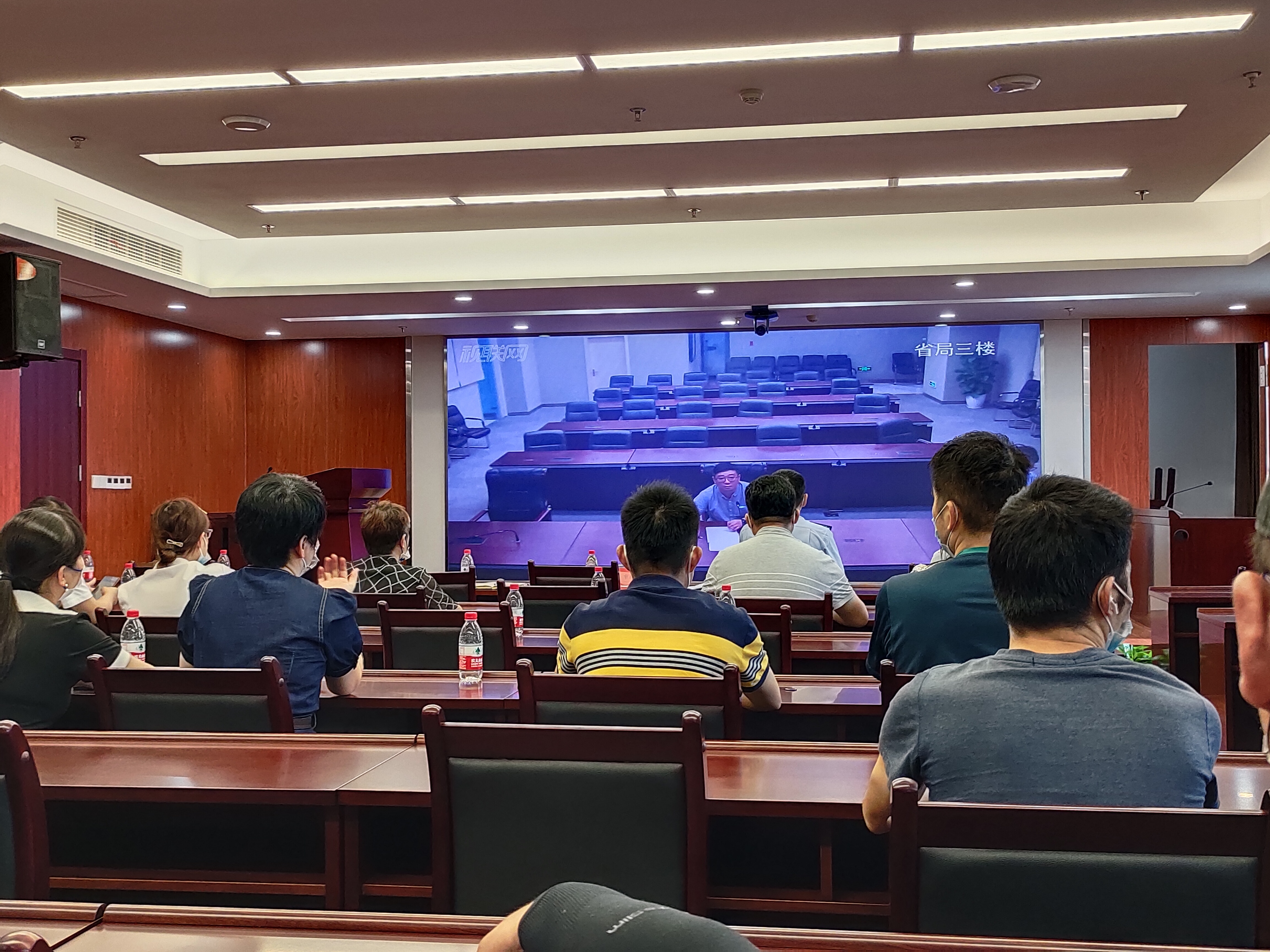 ������ʱ�г�������Ʒ�г������������ʵ����ʾ��ѵ��