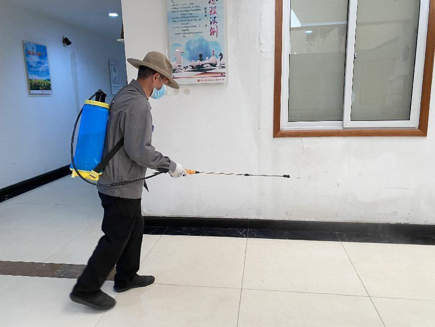 Ǯ���̳�����һ��ƽ����ɱ�������������徲����