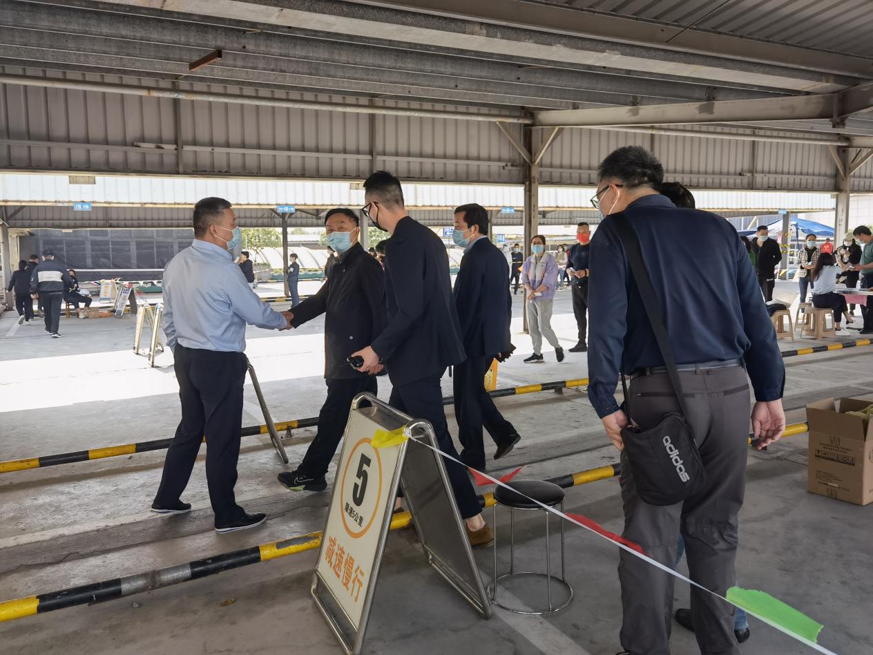 ���˴�ί�｣��һ����ݰ��Ǯ���̳�