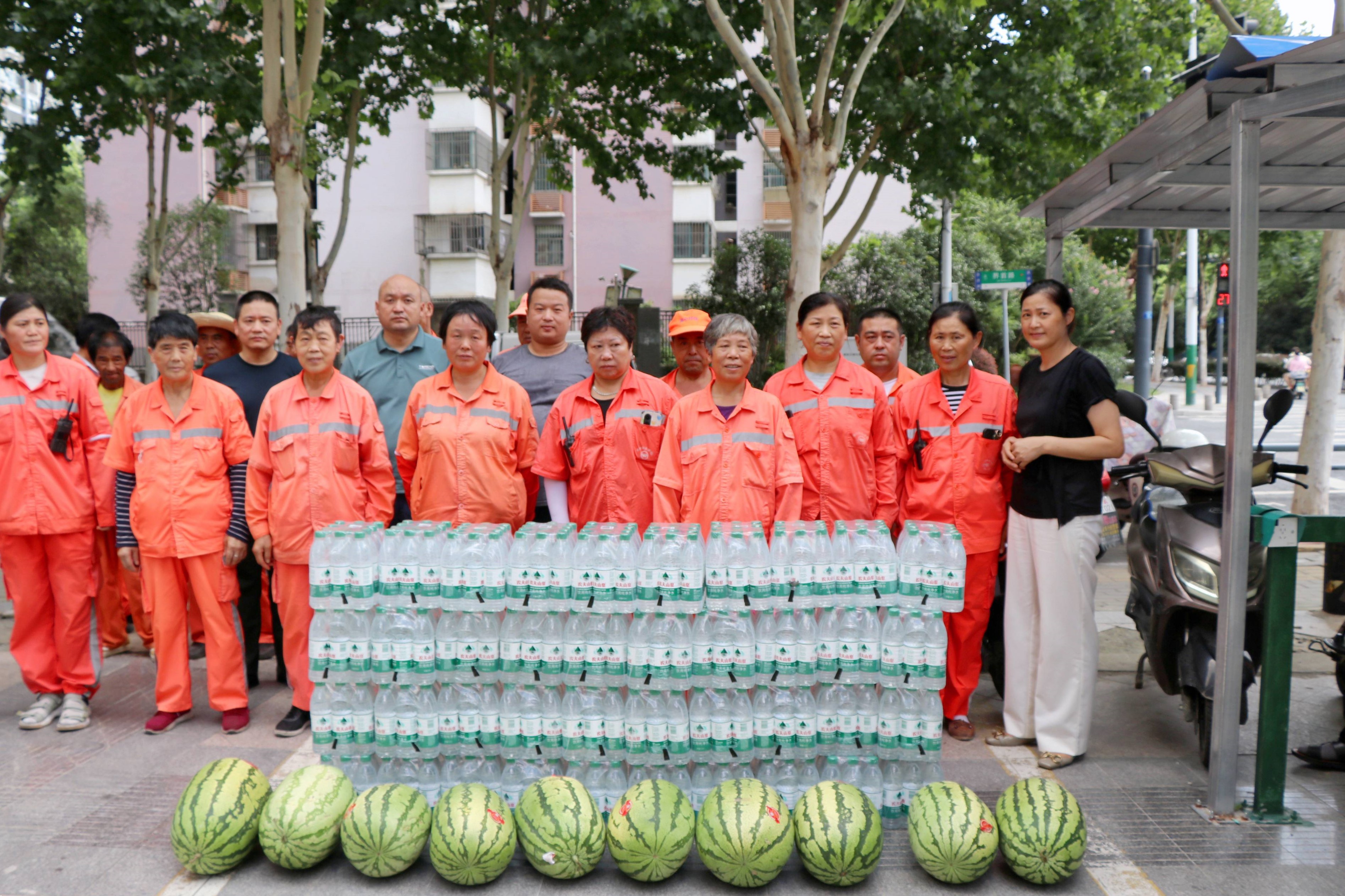  �������������������ذ��Լ�������®��������ʱ�Ĵ�԰Я�ְ�����ҵ��չ�����������˶�