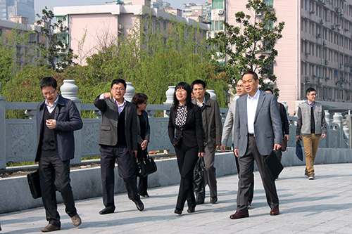 20150329���뵳У������������ר��һ��ݰ��������ʱ�Ĵ�԰���� (1).jpg